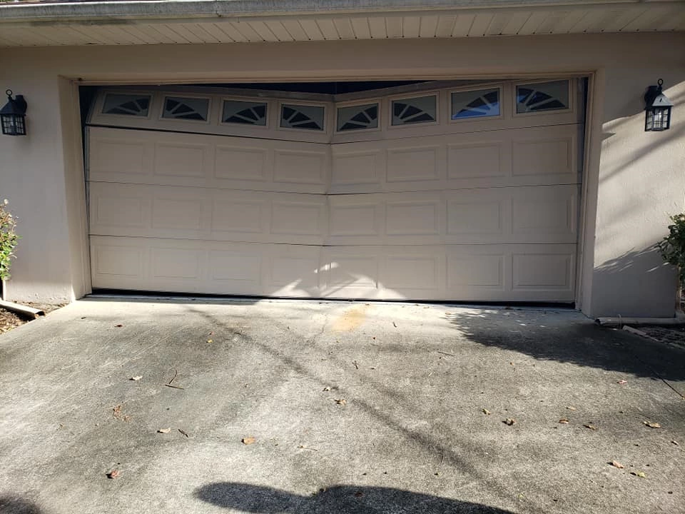 Can a Damaged Garage Door in Deltona Affect Home Security?