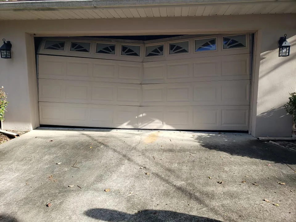 Can a Damaged Garage Door in Deltona Affect Home Security?